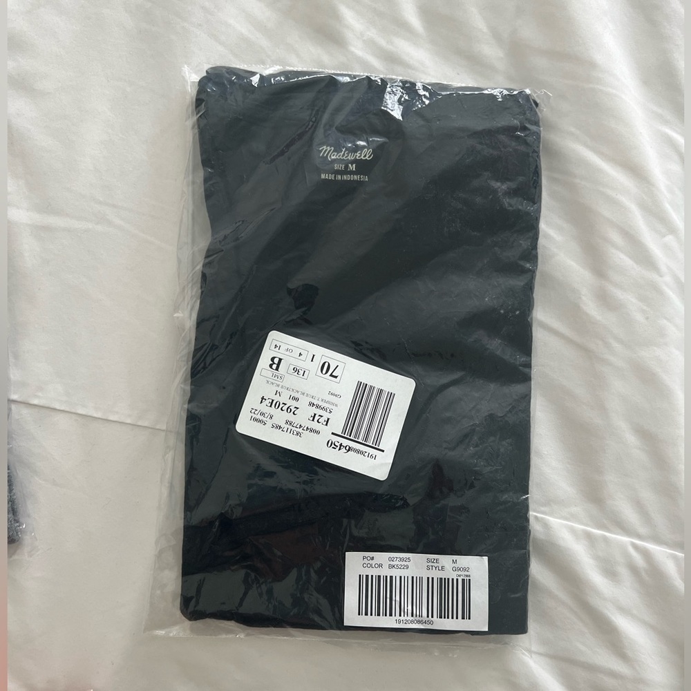 NEW WITH TAGS: Madewell Whisper Tee - Size M, Color Black
